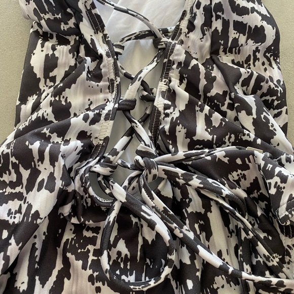 Suboo Wild Thing Lace Back Charcoal One Piece NWT - Picture 10 of 11